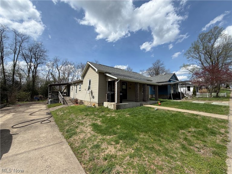 551 Carey Street, Zanesville, OH - Photo 2