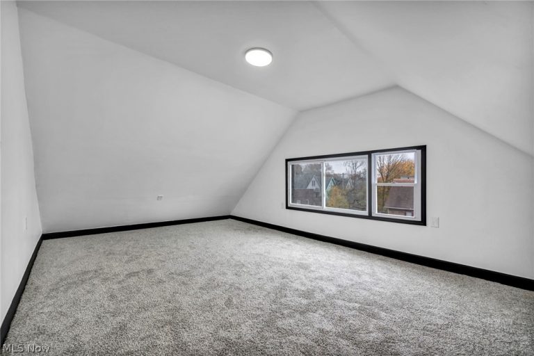 12001 Oakview Avenue #UP, Cleveland, OH - Photo 5