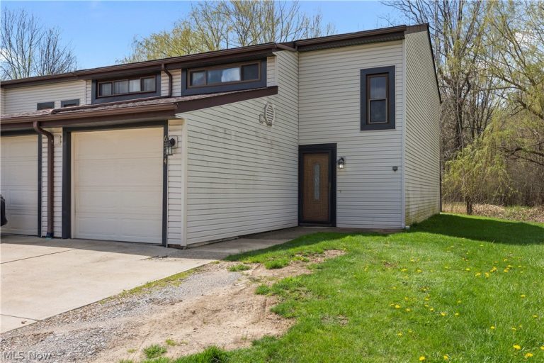 6354 Forest Park Drive, North Ridgeville, OH - Photo 2