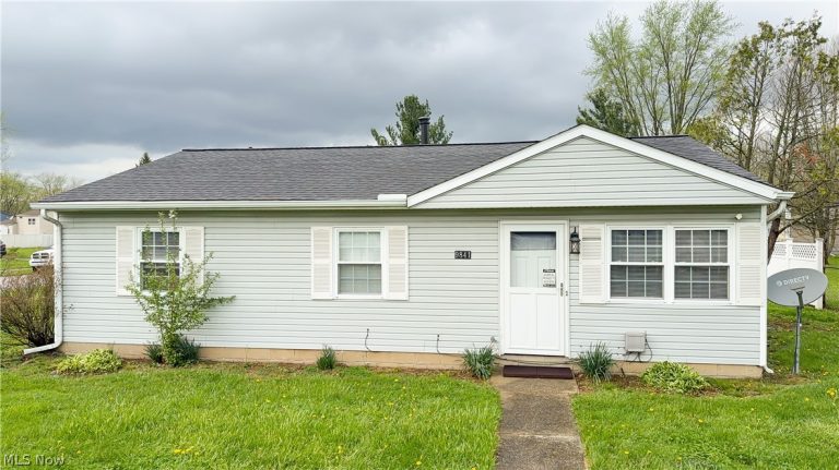 9841 Green Drive, Windham, OH - Photo 2