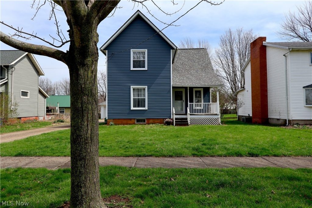 138 Middle Street, Wellington, OH