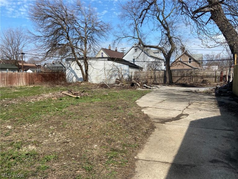 3344 Woodbridge Avenue, Cleveland, OH - Photo 3