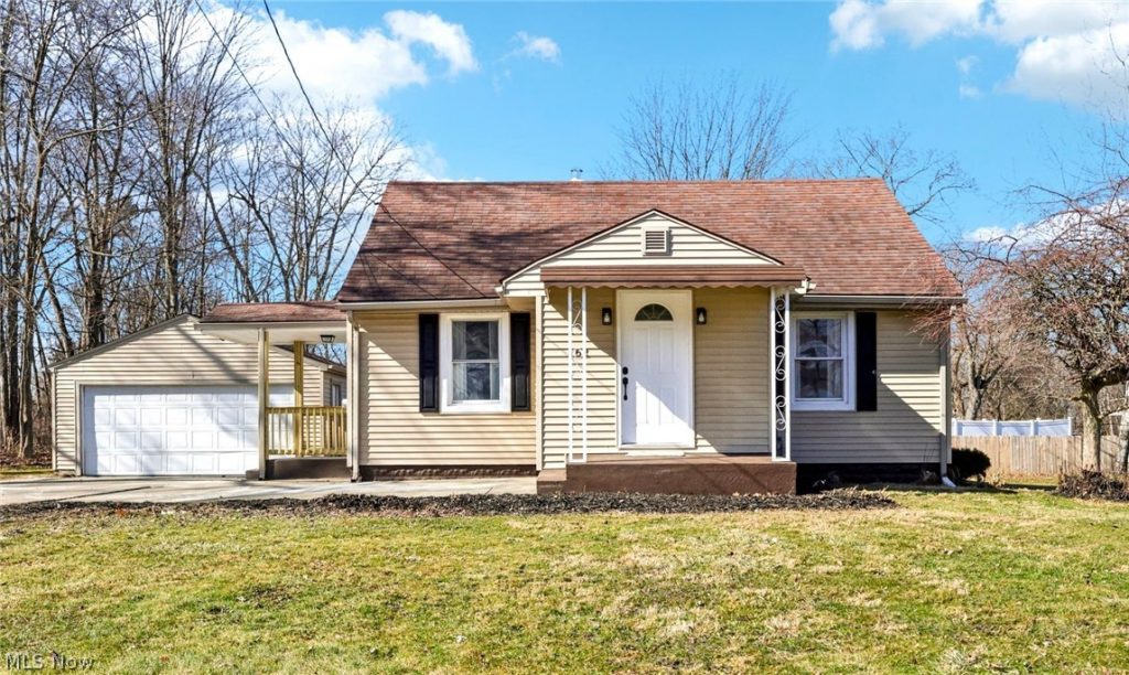 62 Jacobs Road, Hubbard, OH