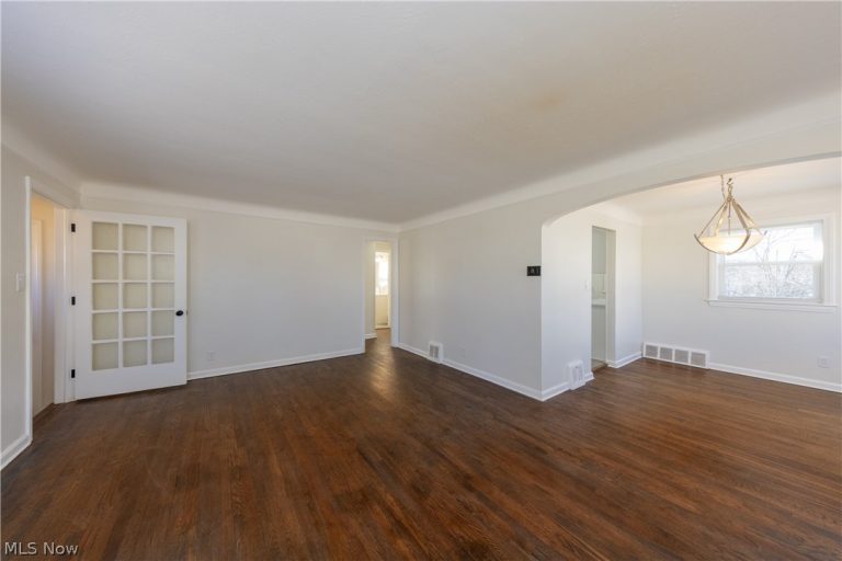 1560 Holmden Road, South Euclid, OH - Photo 4