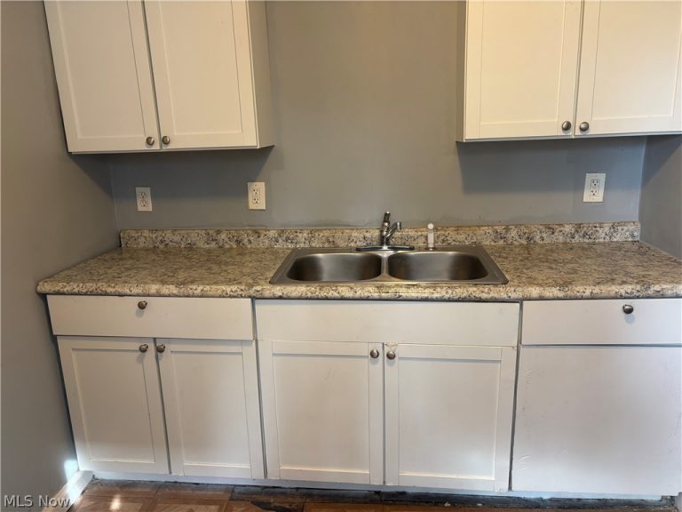 621 Creedmore Avenue, Barberton, OH - Photo 4