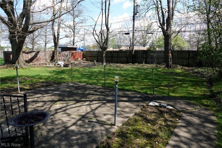 1661 Chelmsford Road, Mayfield Heights, OH - Photo 5
