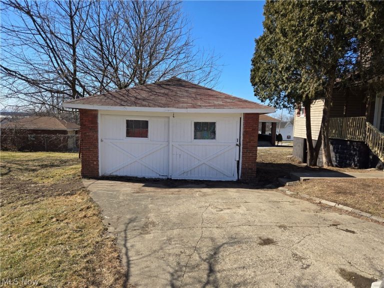 14 Lorain Avenue, Girard, OH - Photo 3