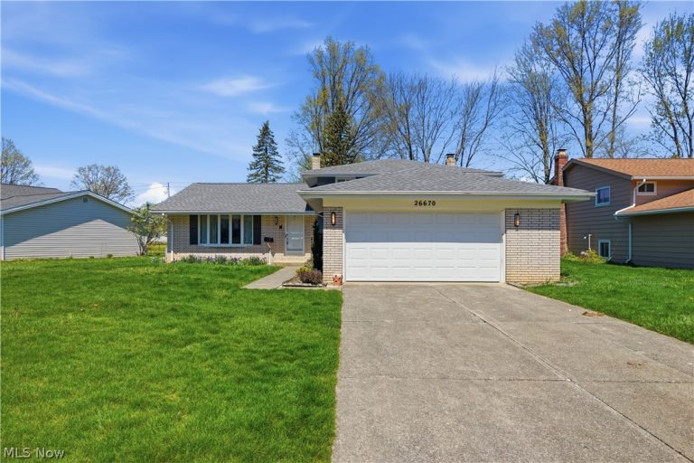 26670 FAIRFAX Lane, North Olmsted, OH - Photo 2