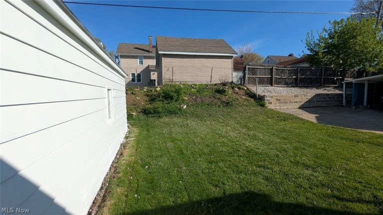 1527 Norwood Place, Canton, OH - Photo 3