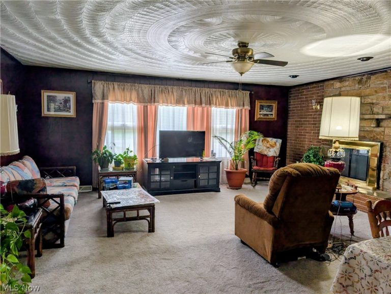 16599 Glenn Street, East Liverpool, OH - Photo 2