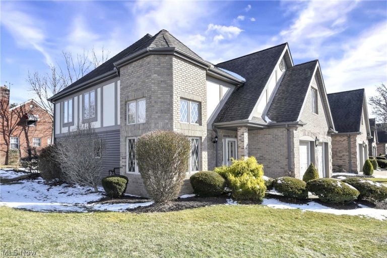 1 Aberdeen Court, Rocky River, OH - Photo 4