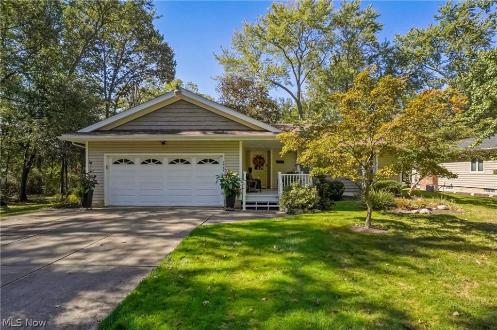 2944 Vincent Road, Silver Lake, OH