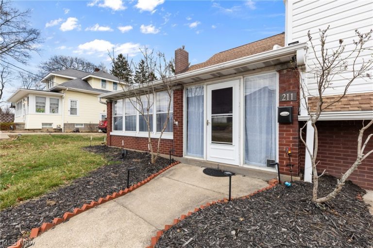 211 Marietta Street, St Clairsville, OH - Photo 4