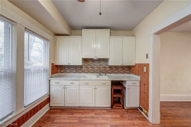 37948 Barnes Court, Willoughby, OH - Photo 5