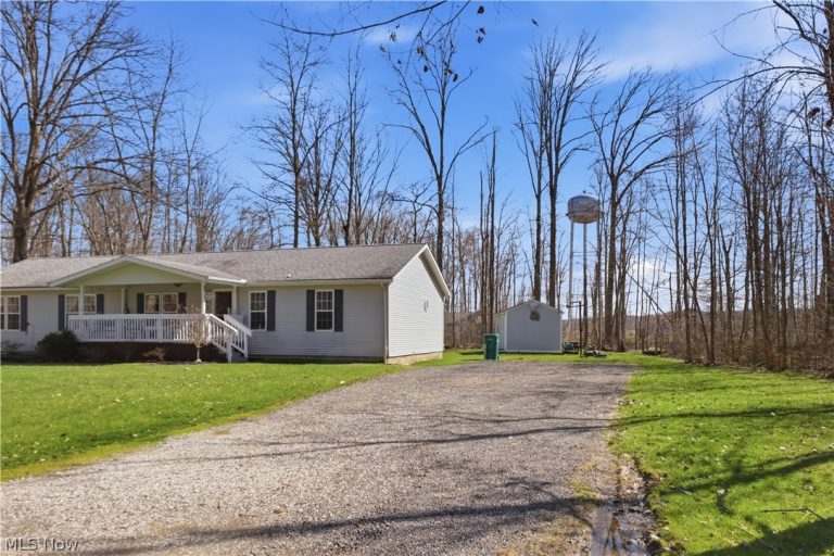 898 Longshadow Drive, Roaming Shores, OH - Photo 3