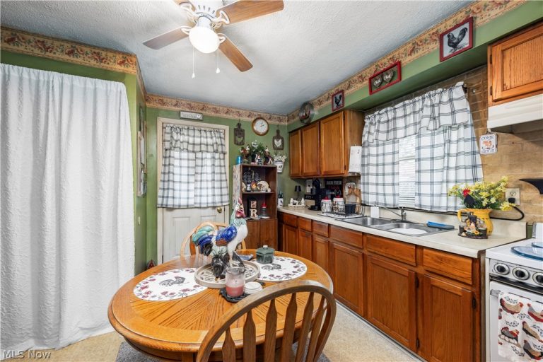 815 Edison Lane, Port Clinton, OH - Photo 2