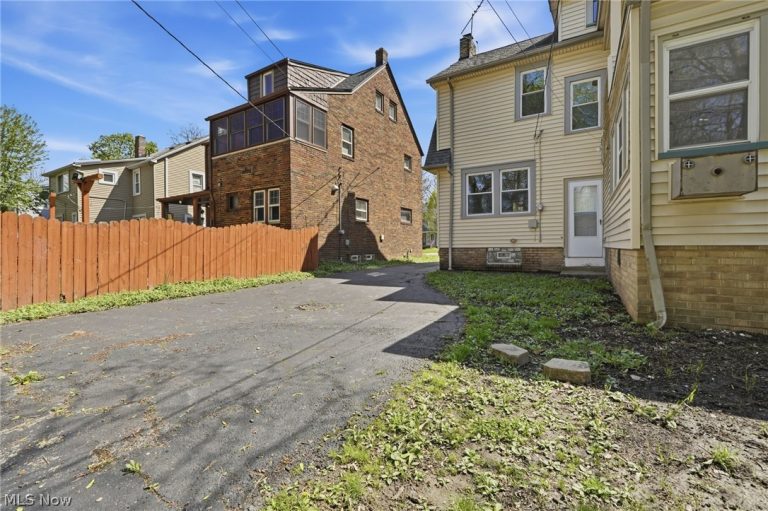 1912 Janette Avenue, Cleveland Heights, OH - Photo 6