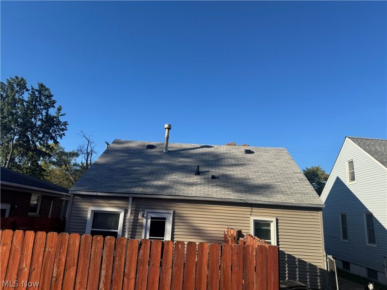 12301 Carrington Avenue, Cleveland, OH - Photo 3