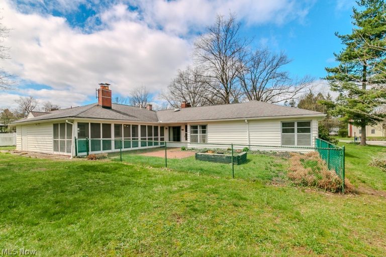 8101 Middlesex Road, Mentor, OH - Photo 2