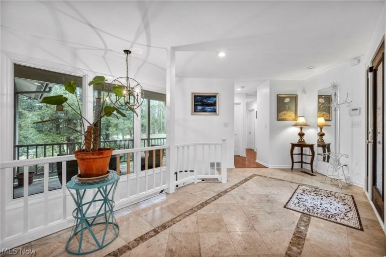 34580 Sherbrook Park Drive, Solon, OH - Photo 8