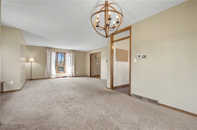 601 Treeside Drive, Stow, OH - Photo 8