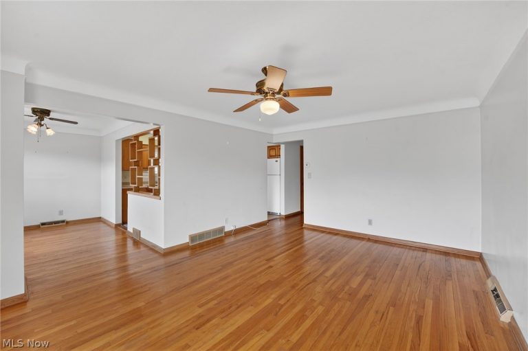 6010 Virginia Avenue, Parma, OH - Photo 2