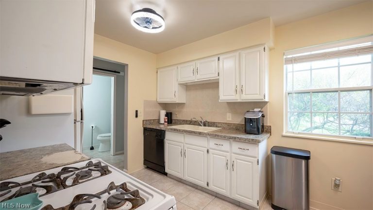 369 Quarry Lane #a, Warren, OH - Photo 6