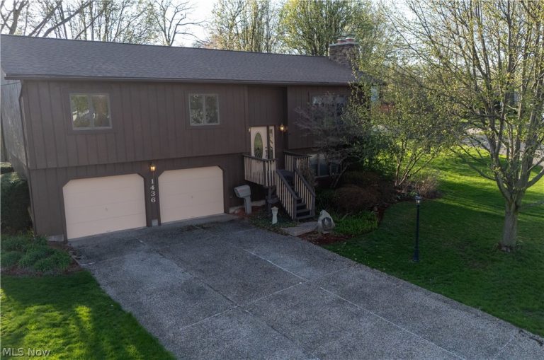 1436 Forrest Drive, Barberton, OH, 44203