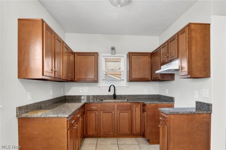 3726 Newark Avenue, Cleveland, OH - Photo 8