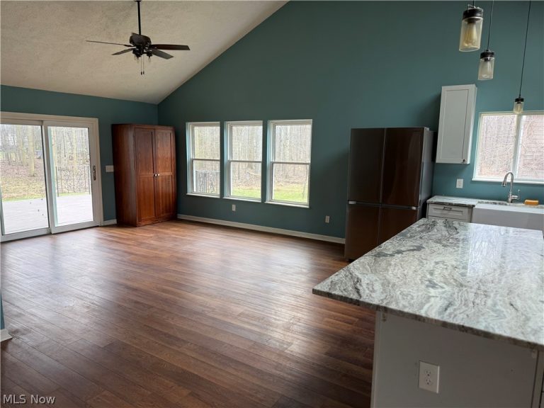 8352 Wyatt Road, Broadview Heights, OH - Photo 3