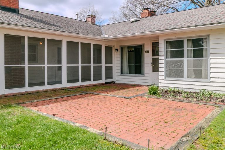 8101 Middlesex Road, Mentor, OH - Photo 3