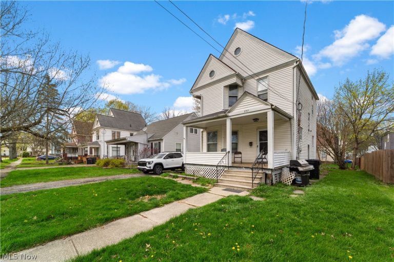 237 Wooster Street, Elyria, OH - Photo 3