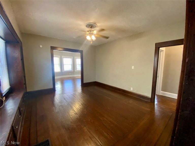 418 Crestwood Avenue #1, Akron, OH - Photo 4