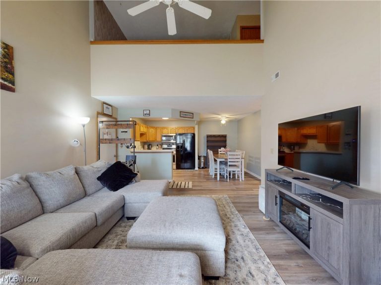 726 North Creek Drive, Painesville, OH - Photo 6