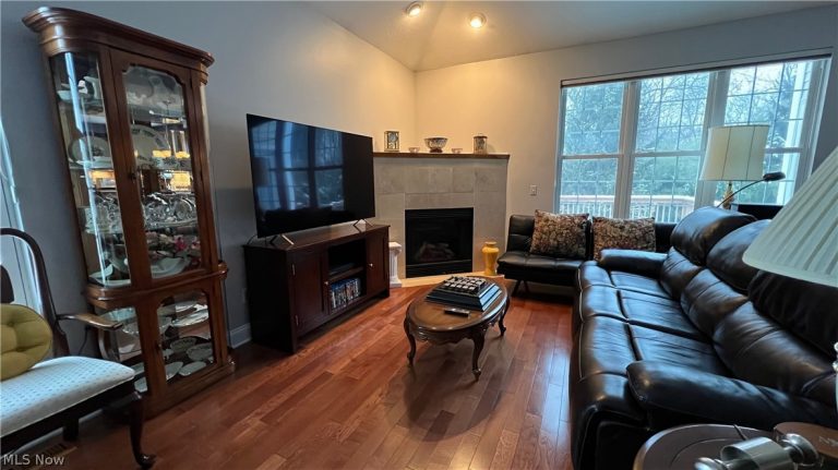 26727 Rue Saint Anne Court, Warrensville Heights, OH - Photo 4