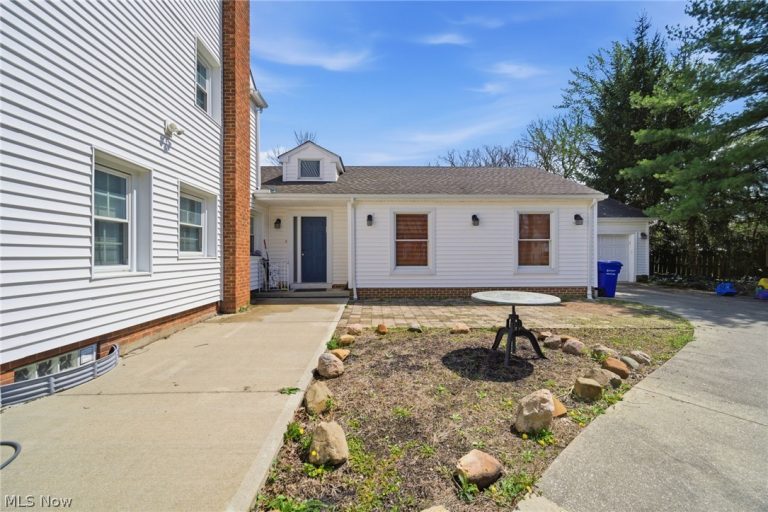 2343 Miramar Boulevard, University Heights, OH - Photo 4