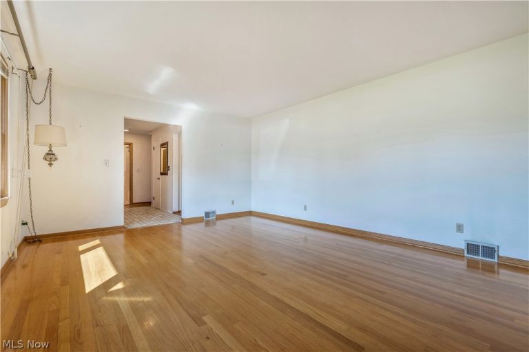 155 Moore Road, Akron, OH - Photo 4