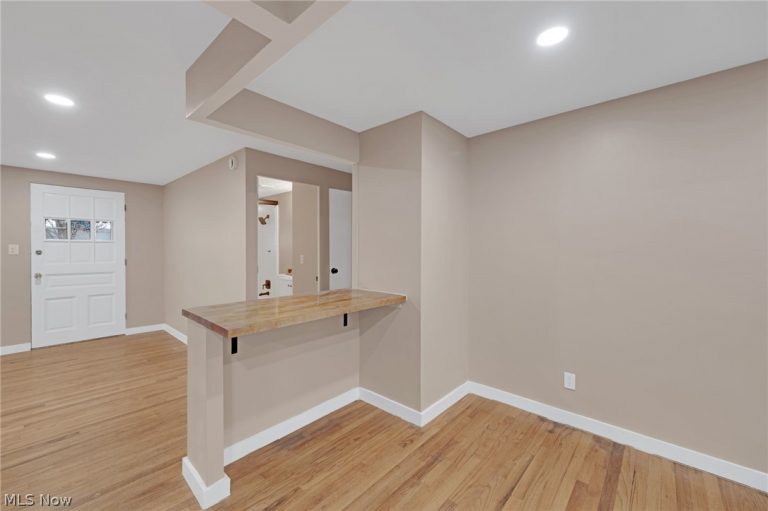 6377 Ledgebrook Drive, Brook Park, OH - Photo 6