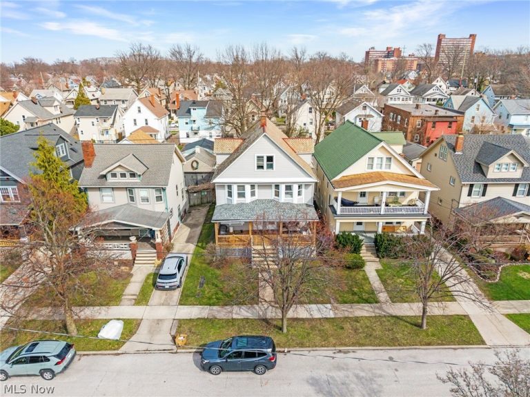 1281 Cook Avenue, Lakewood, OH - Photo 3
