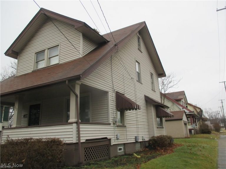 702 Delaware Avenue, Youngstown, OH - Photo 2