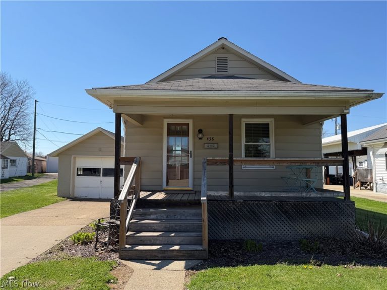 438 Nugent Street, Newcomerstown, OH, 43832