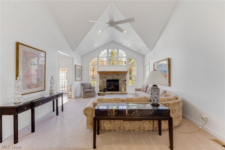 8195 Manor Gate Way, Mentor, OH - Photo 5