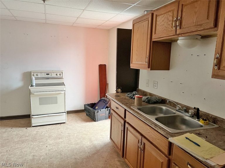 275 Front Street, Leetonia, OH - Photo 8
