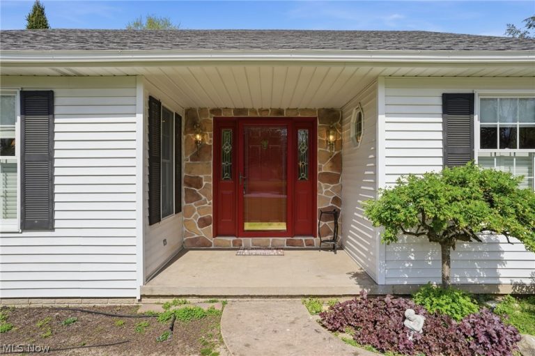 5802 Cambridge Circle, Sandusky, OH - Photo 2