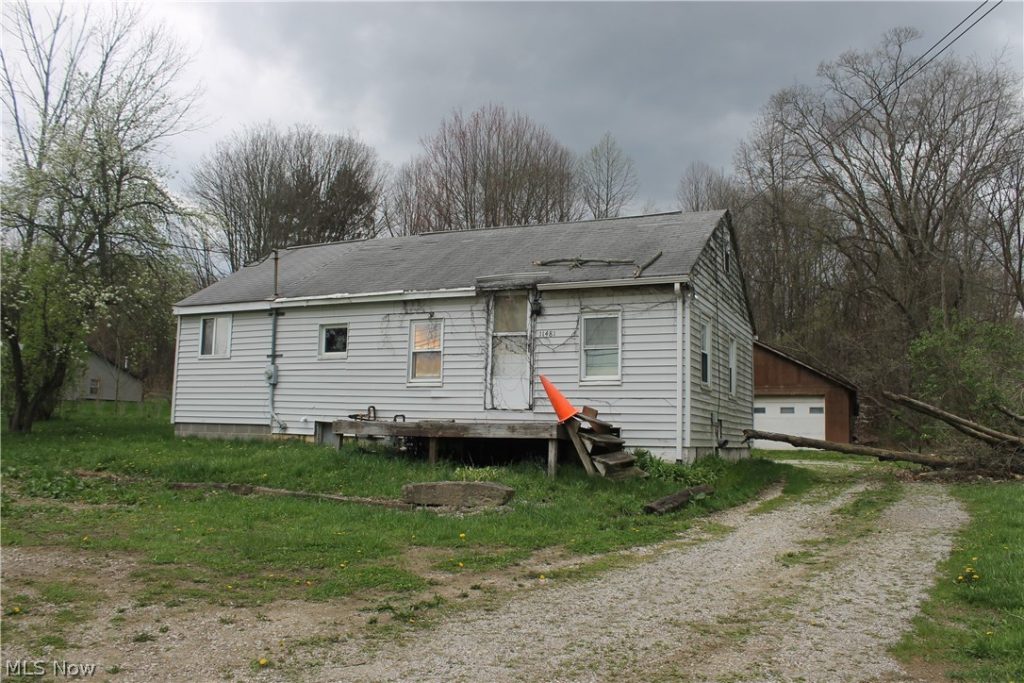 11481 State Route 44, Mantua, OH