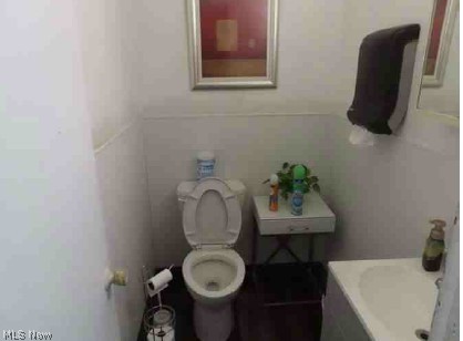 17320 Harvard Avenue, Cleveland, OH - Photo 8