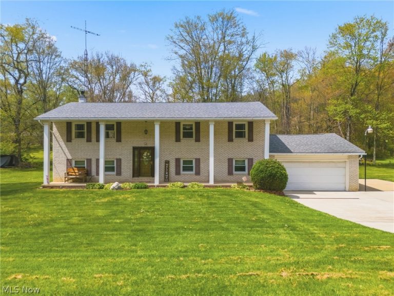 6195 Breezehill Road, East Sparta, OH, 44626
