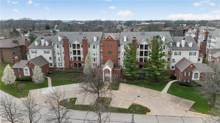 240 Fox Hollow Drive #408, Mayfield Heights, OH - Photo 2