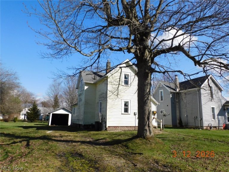 522 Shackson Street, Conneaut, OH - Photo 3