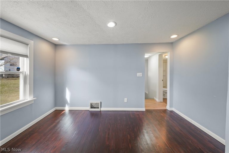 2323 Mingo Trail, Akron, OH - Photo 6